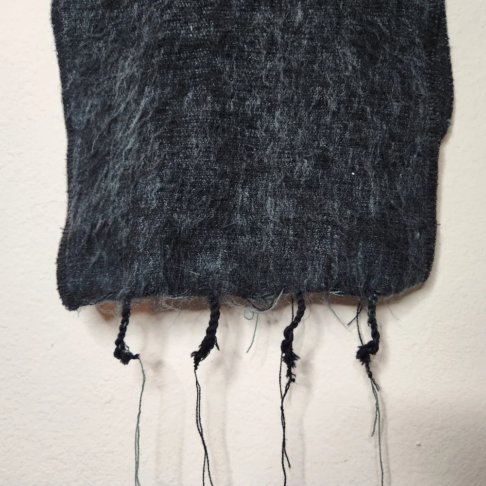 Zig Zag Collection Black 100% Wool Thin Scarf Tassels